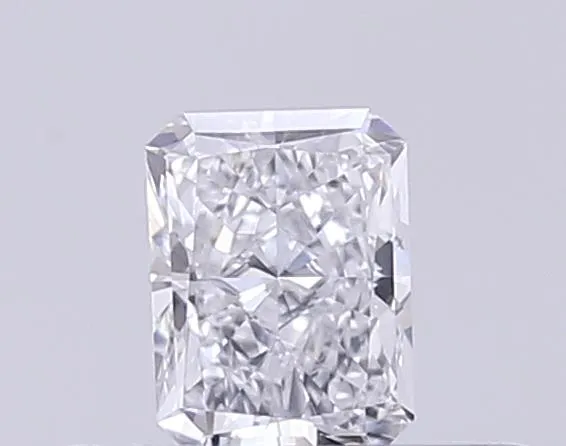 0.19ct Radiant Lab Grown Diamond (Colour D, Clarity VVS2, IGI Certified)