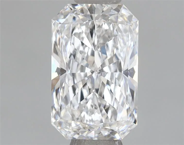0.98ct Radiant Lab Grown Diamond (Colour E, Clarity VVS1, IGI Certified)