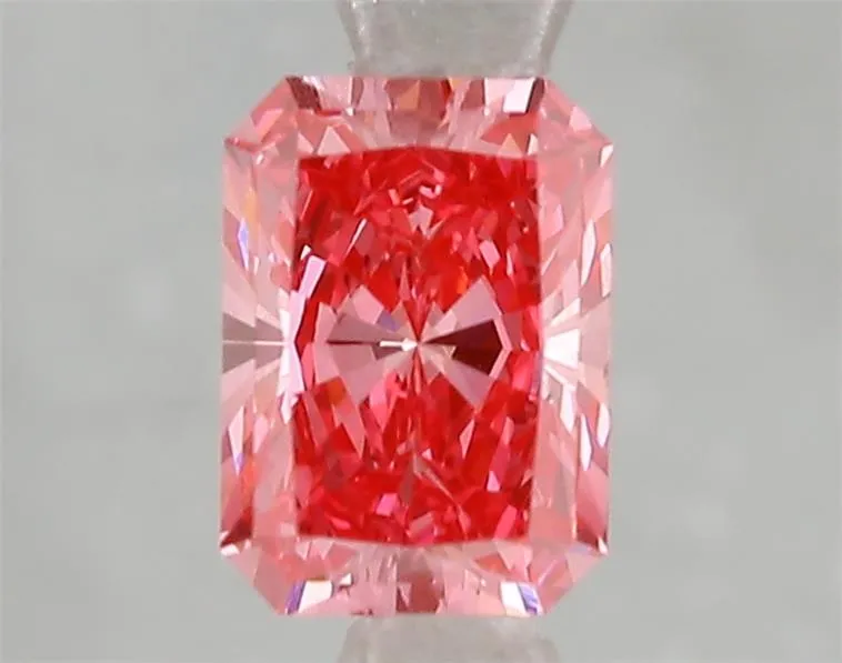 1.01ct Radiant Lab Grown Diamond (Colour Fancy Vivid Pink, Clarity VS2, IGI Certified)