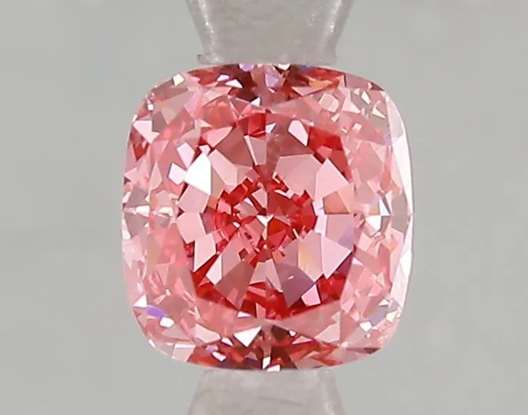1.02ct Cushion modified Lab Grown Diamond (Colour Fancy Vivid Pink, Clarity VS1, IGI Certified)