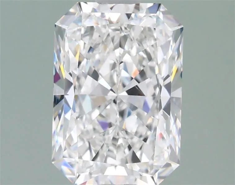 1.73ct Radiant Lab Grown Diamond (Colour E, Clarity VS1, IGI Certified)