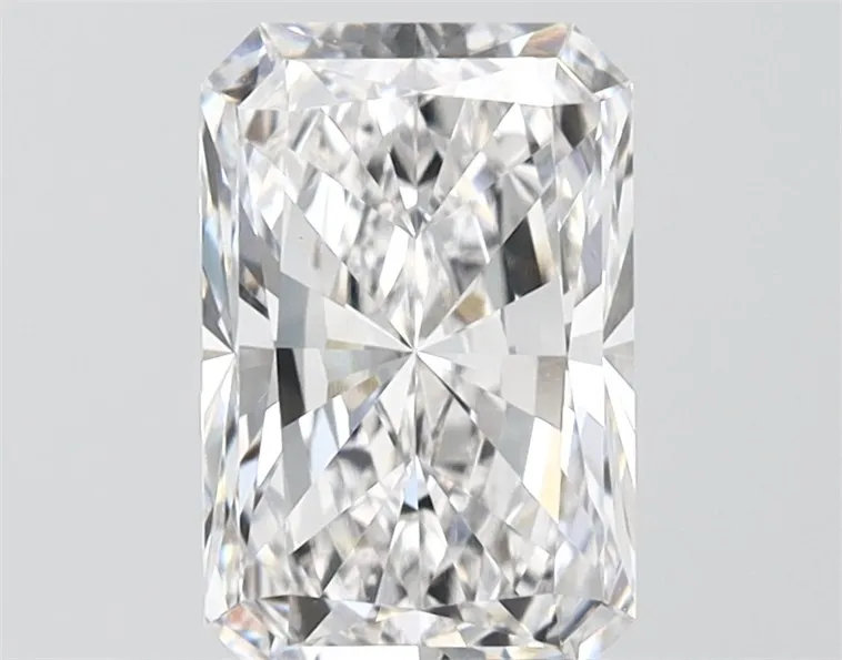1.95ct Radiant Lab Grown Diamond (Colour E, Clarity VVS2, IGI Certified)