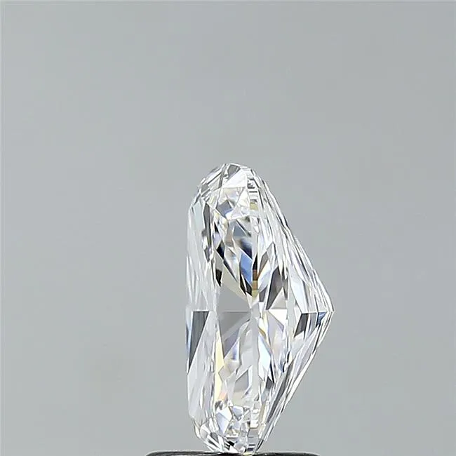 2.20ct Cushion modified Lab Grown Diamond (Colour D, Clarity VVS2, IGI Certified)
