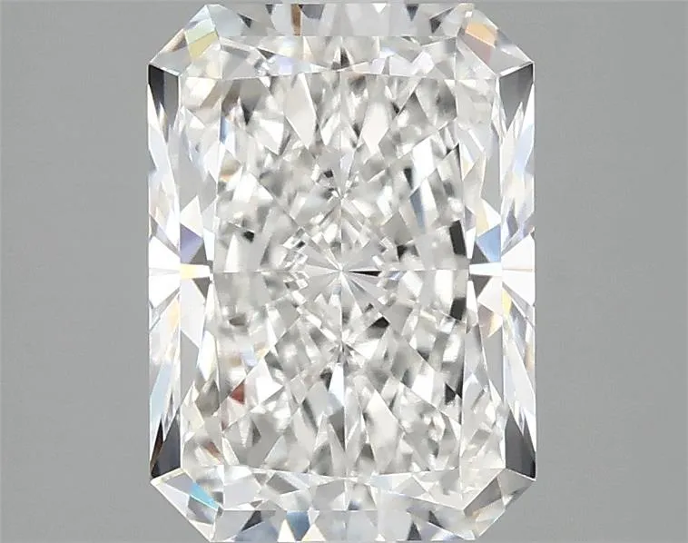 2.45ct Radiant Lab Grown Diamond (Colour F, Clarity VVS2, IGI Certified)