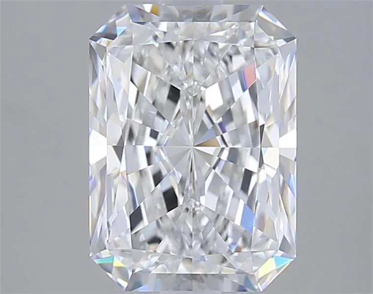2.49ct Radiant Lab Grown Diamond (Colour E, Clarity VVS1, IGI Certified)