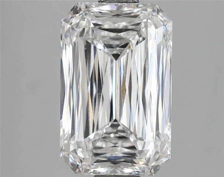 2.51ct Radiant Lab Grown Diamond (Colour E, Clarity VVS2, IGI Certified)