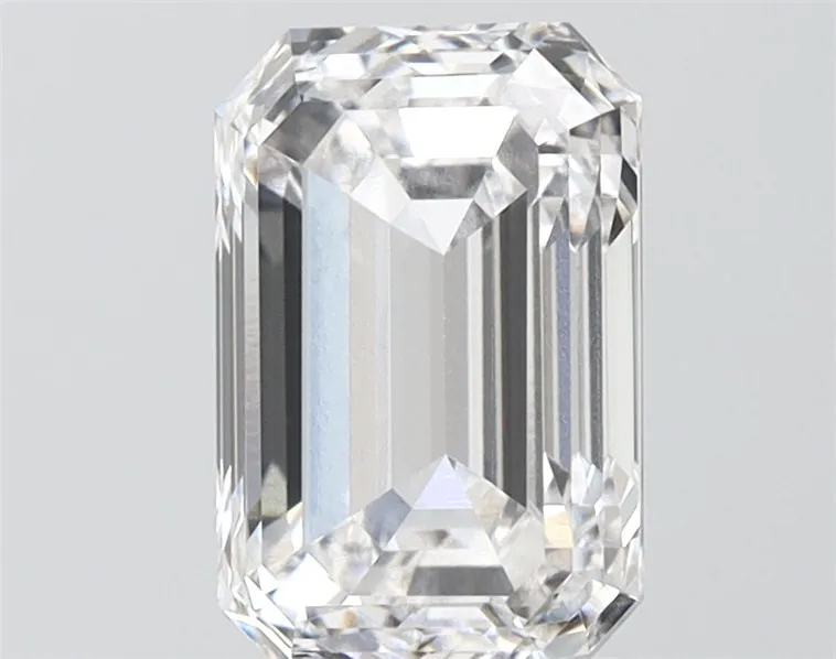 2.57ct Emerald Lab Grown Diamond (Colour E, Clarity VVS1, IGI Certified)