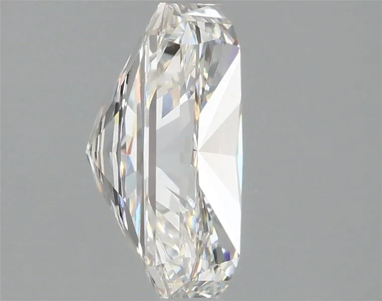 2.59ct Radiant Lab Grown Diamond (Colour G, Clarity VVS2, IGI Certified)