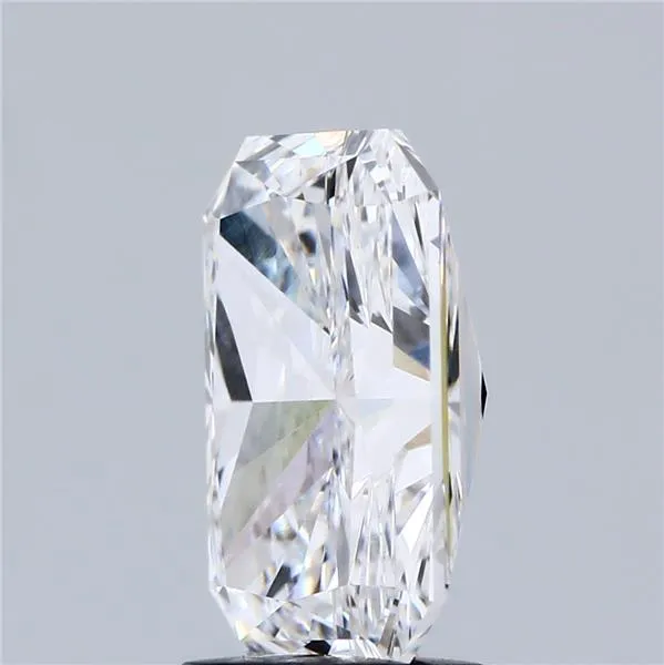 2.94ct Radiant Lab Grown Diamond (Colour E, Clarity VVS2, IGI Certified)