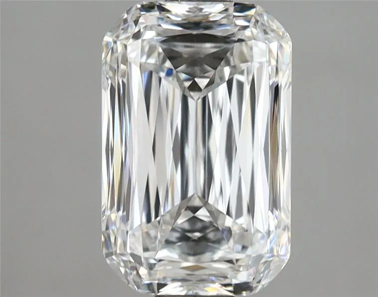 3.02ct Cushion modified Lab Grown Diamond (Colour E, Clarity VVS1, IGI Certified)