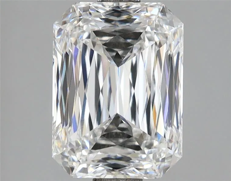 3.02ct Radiant Lab Grown Diamond (Colour E, Clarity VVS1, IGI Certified)