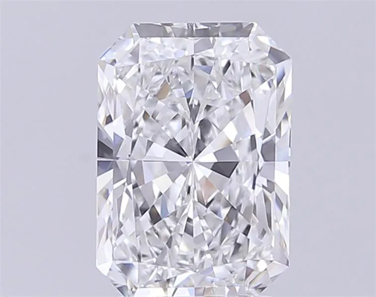 3.02ct Radiant Lab Grown Diamond (Colour F, Clarity VVS2, IGI Certified)