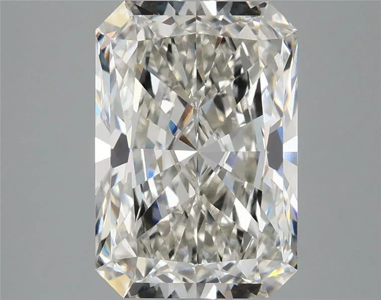 3.08ct Radiant Lab Grown Diamond (Colour H, Clarity VVS2, IGI Certified)