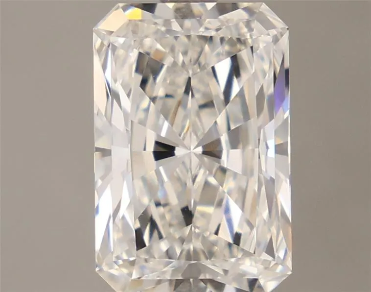 3.11ct Radiant Lab Grown Diamond (Colour F, Clarity VVS2, Cut EX, IGI Certified)