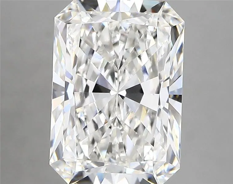 3.49ct Radiant Lab Grown Diamond (Colour F, Clarity VVS1, IGI Certified)