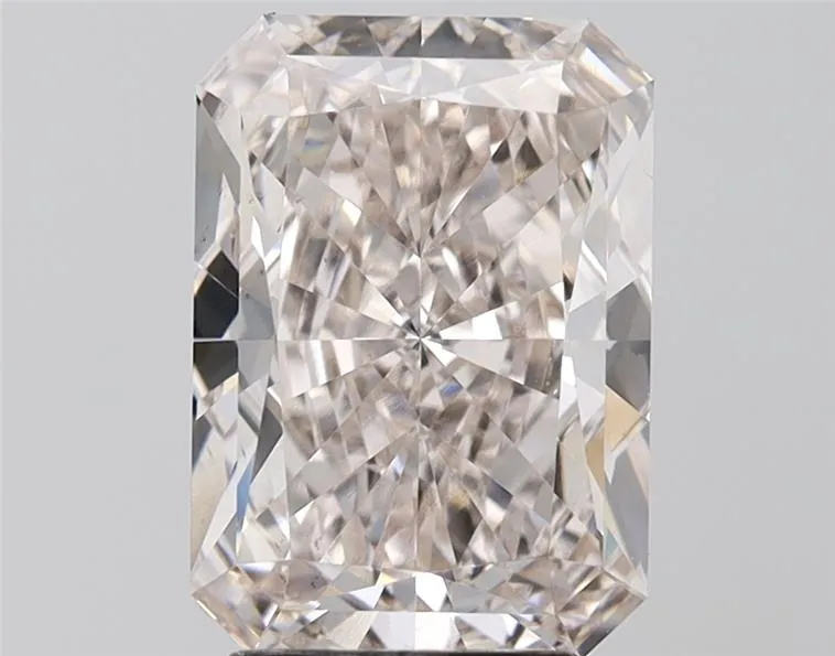 3.55ct Radiant Lab Grown Diamond (Colour I, Clarity VS2, IGI Certified)