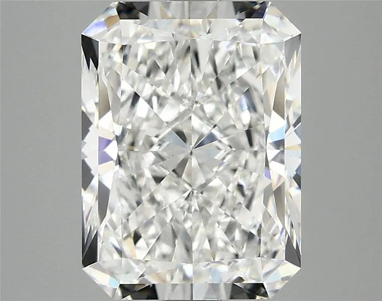 3.71ct Radiant Lab Grown Diamond (Colour E, Clarity VVS2, IGI Certified)