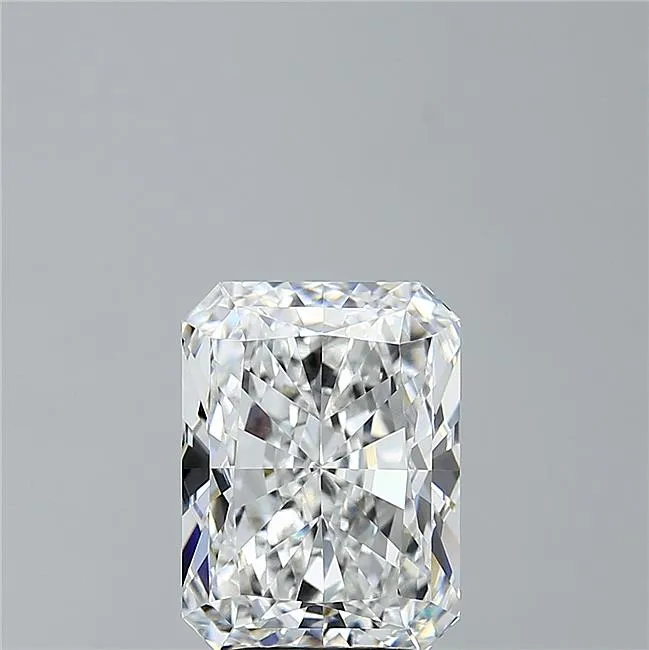 3.88ct Radiant Lab Grown Diamond (Colour E, Clarity VVS1, IGI Certified)