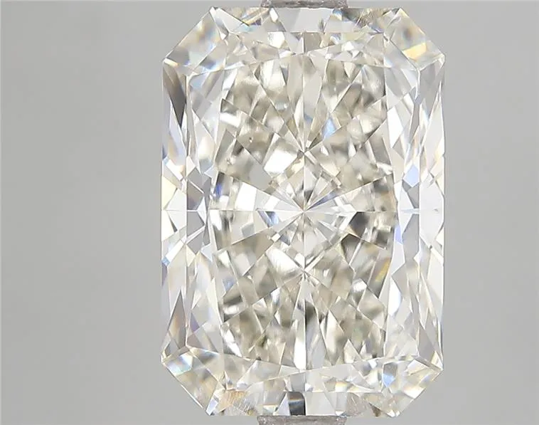 4.04ct Radiant Lab Grown Diamond (Colour H, Clarity VVS2, IGI Certified)