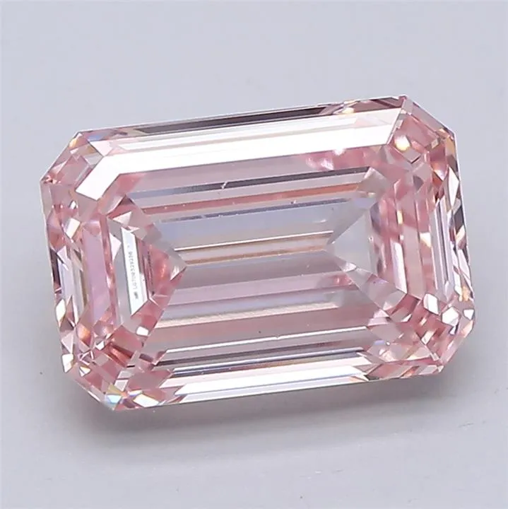 4.05ct Emerald Lab Grown Diamond (Colour Fancy Intense Pink, Clarity VS1, IGI Certified)