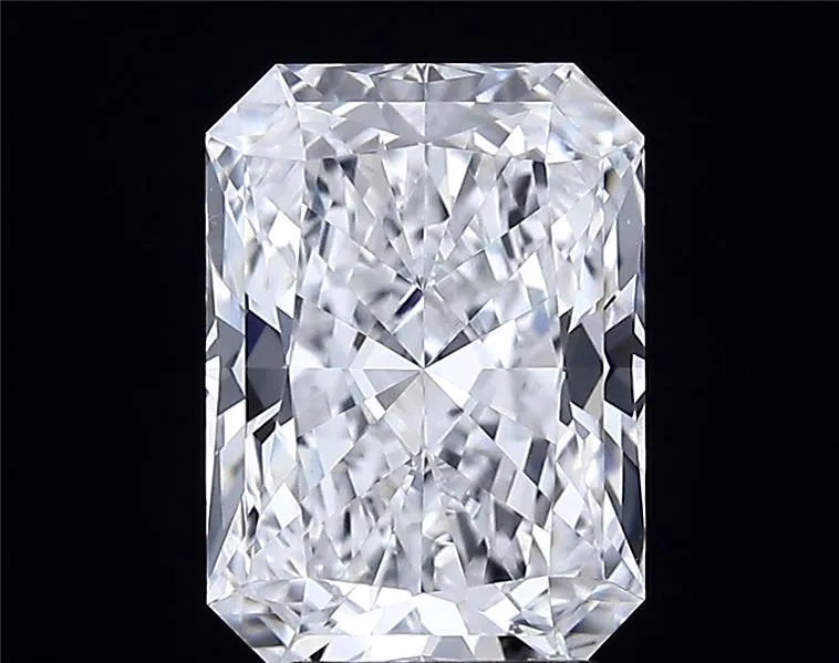 4.09ct Radiant Lab Grown Diamond (Colour E, Clarity VVS1, IGI Certified)