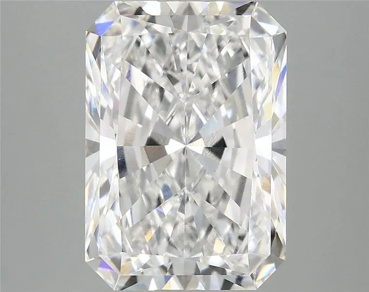 4.10ct Radiant Lab Grown Diamond (Colour D, Clarity VVS2, IGI Certified)