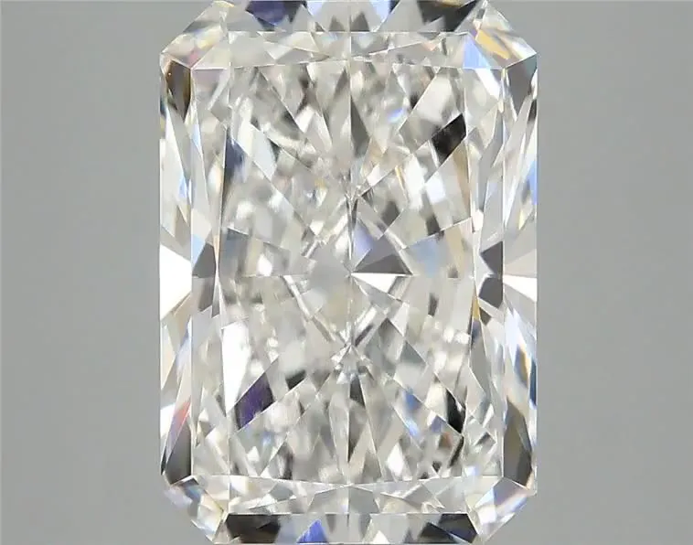 4.10ct Radiant Lab Grown Diamond (Colour F, Clarity VVS2, IGI Certified)