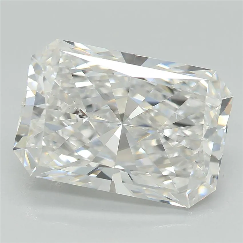 4.13ct Radiant Lab Grown Diamond (Colour E, Clarity VVS2, Cut GD, GIA Certified)