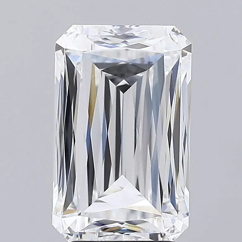 4.34ct Radiant Lab Grown Diamond (Colour E, Clarity VVS1, IGI Certified)