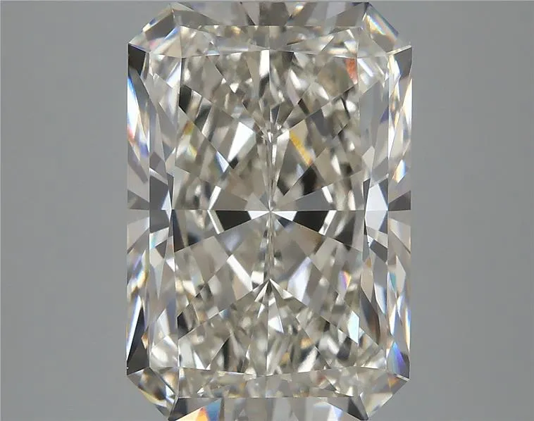 5.02ct Radiant Lab Grown Diamond (Colour I, Clarity VVS2, IGI Certified)