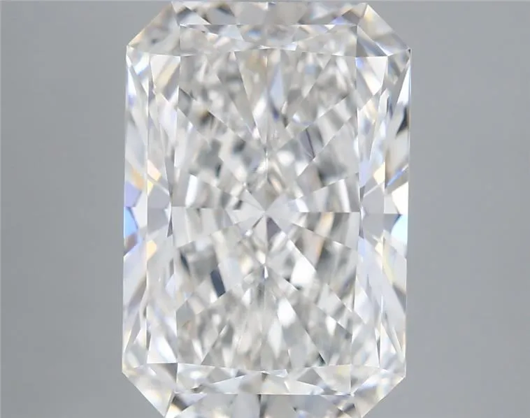 5.09ct Radiant Lab Grown Diamond (Colour F, Clarity VVS2, IGI Certified)