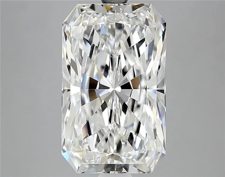 5.15ct Radiant Lab Grown Diamond (Colour E, Clarity VVS2, IGI Certified)