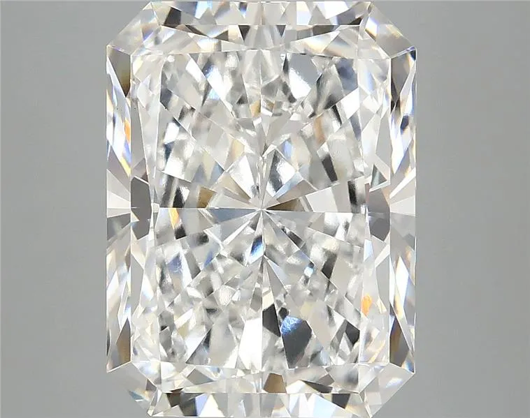 6.10ct Radiant Lab Grown Diamond (Colour E, Clarity VS1, IGI Certified)
