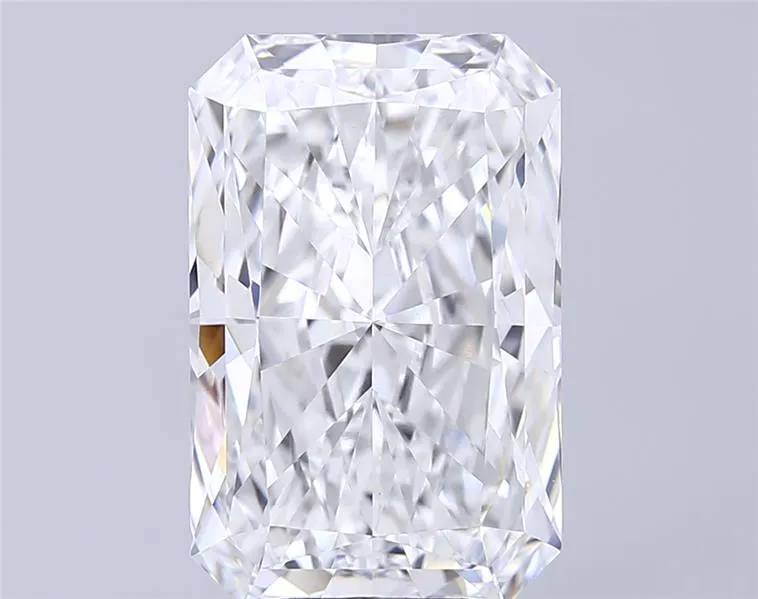 7.52ct Radiant Lab Grown Diamond (Colour E, Clarity VVS2, IGI Certified)