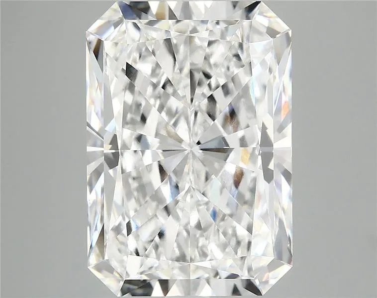8.22ct Radiant Lab Grown Diamond (Colour F, Clarity VVS2, IGI Certified)