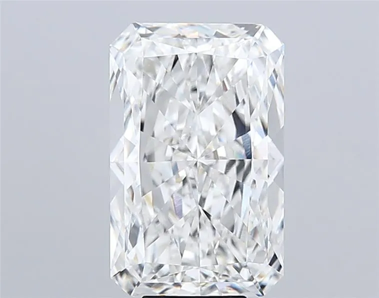 8.76ct Radiant Lab Grown Diamond (Colour E, Clarity VVS2, IGI Certified)